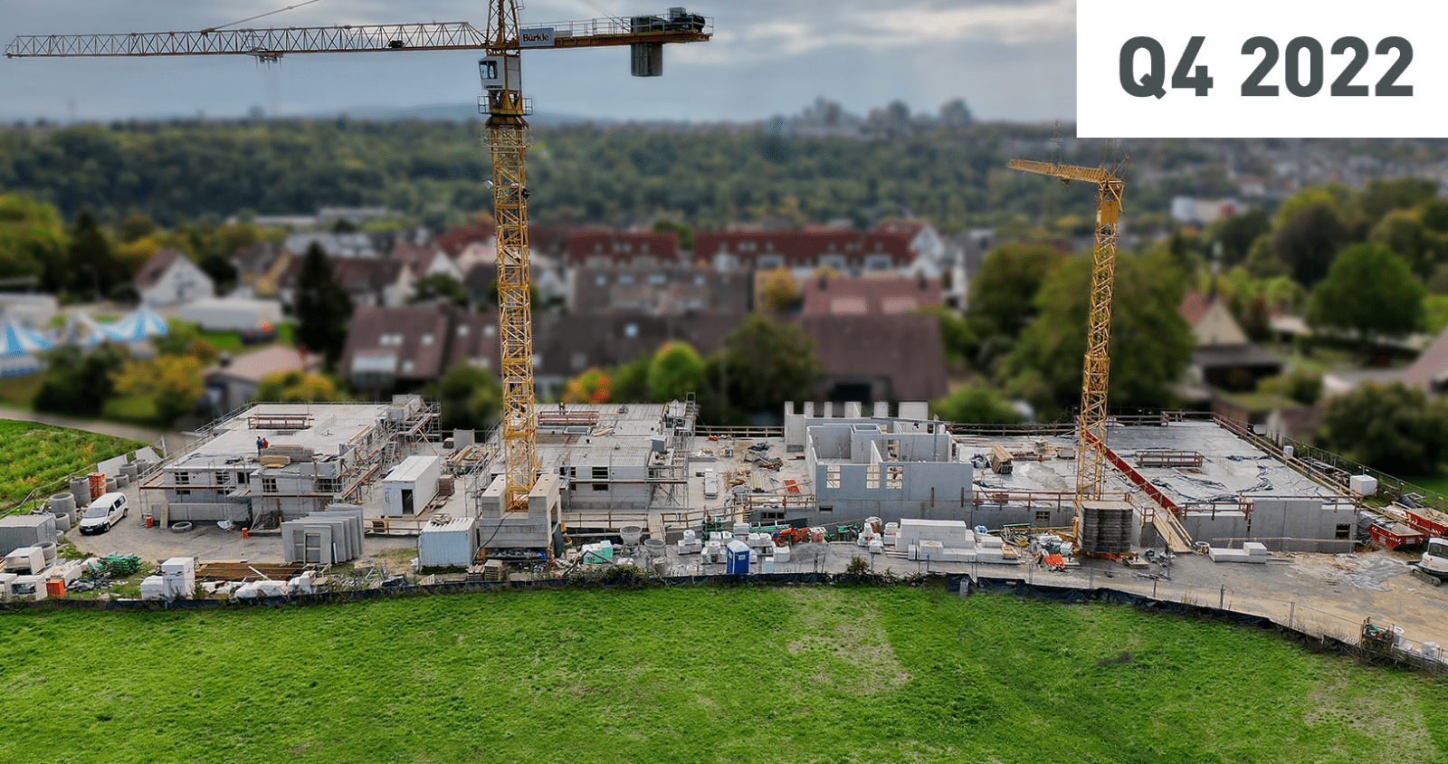 Baustellenansicht im vierten Quartal 2022 des Neubauprojekts Sonnenhöhe in Stuttgart. Fortschritte und Entwicklungen auf der Baustelle für ein modernes und zukunftsweisendes Wohnprojekt. Erfahren Sie mehr unter: https://www.sonnenhoehe-stuttgart.de/